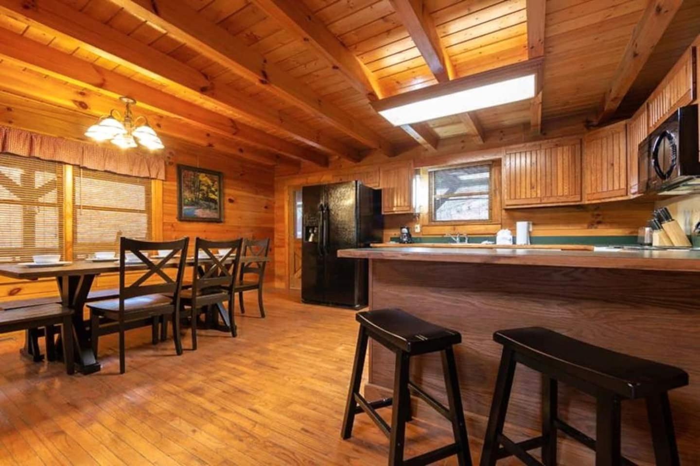 Pigeonforge Cabin Game Roomdog Friendlyhot Tub Pigeon Forge Luaran gambar
