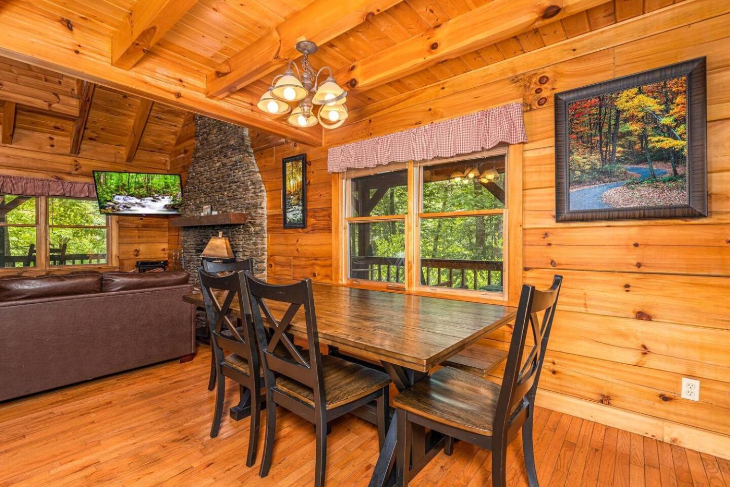 Pigeonforge Cabin Game Roomdog Friendlyhot Tub Pigeon Forge Luaran gambar