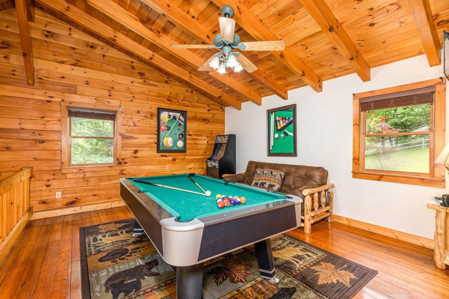 Pigeonforge Cabin Game Roomdog Friendlyhot Tub Pigeon Forge Luaran gambar