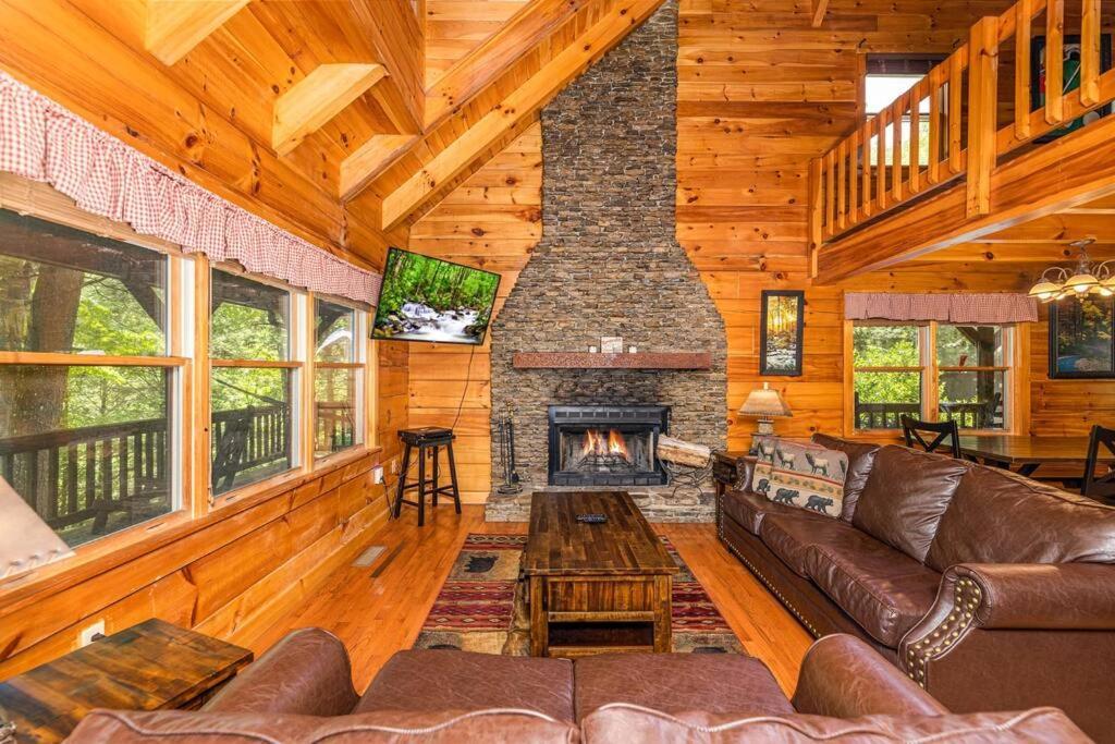 Pigeonforge Cabin Game Roomdog Friendlyhot Tub Pigeon Forge Luaran gambar